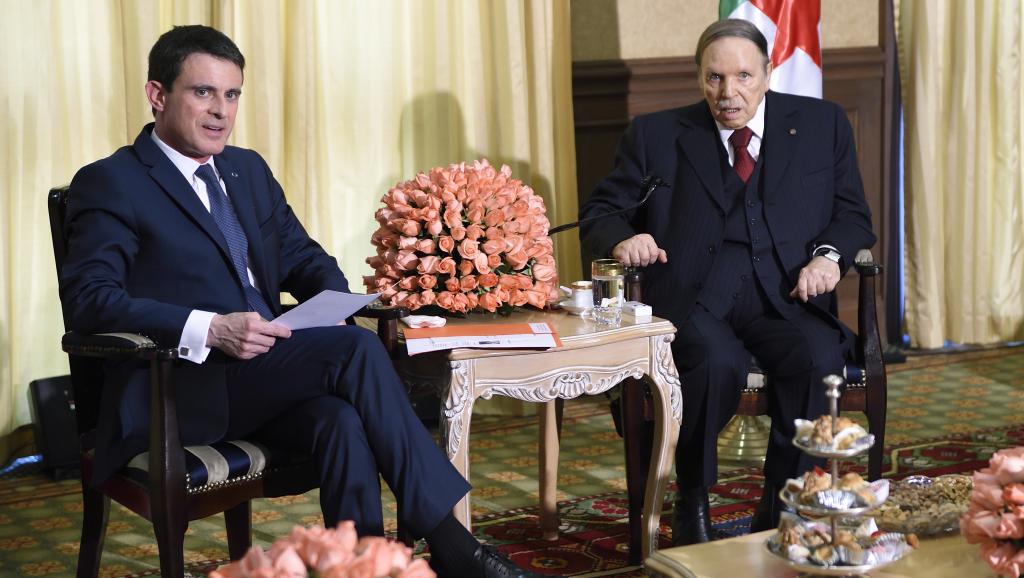 ALGERIE/FRANCE : polémique après un tweet de Manuel Valls aux côtés d’Abdelatif Bouteflika 